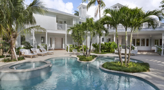 Custom Pool Oasis: Your Personal Paradise Awaits